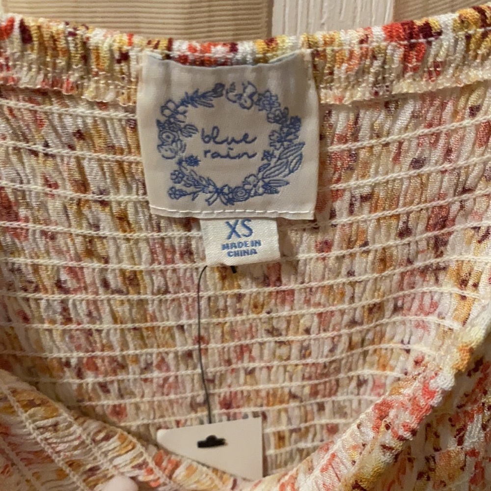 Floral top - Picture 2 of 3